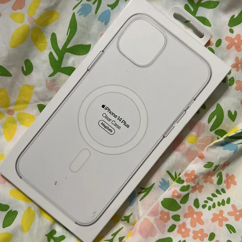 Apple Clear Case with MagSafe - iPhone 14 Plus, opened box